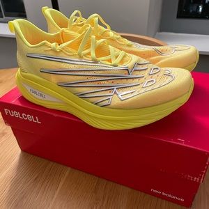 New Balance Women’s FuelCell SuperComp Elite v3 - Never Worn